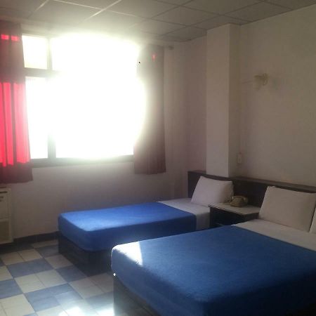 Thairungruang Hotel Surat Thani Bagian luar foto