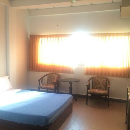 Thairungruang Hotel Surat Thani Bagian luar foto