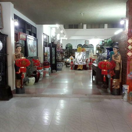 Thairungruang Hotel Surat Thani Bagian luar foto