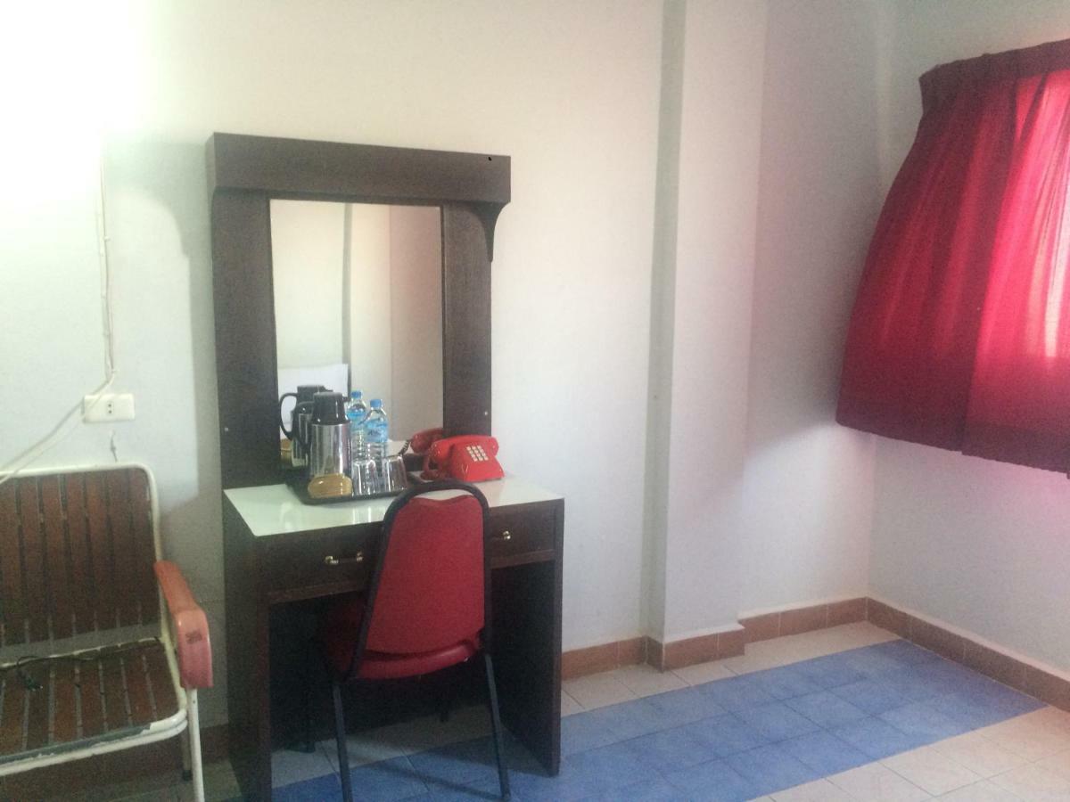 Thairungruang Hotel Surat Thani Bagian luar foto