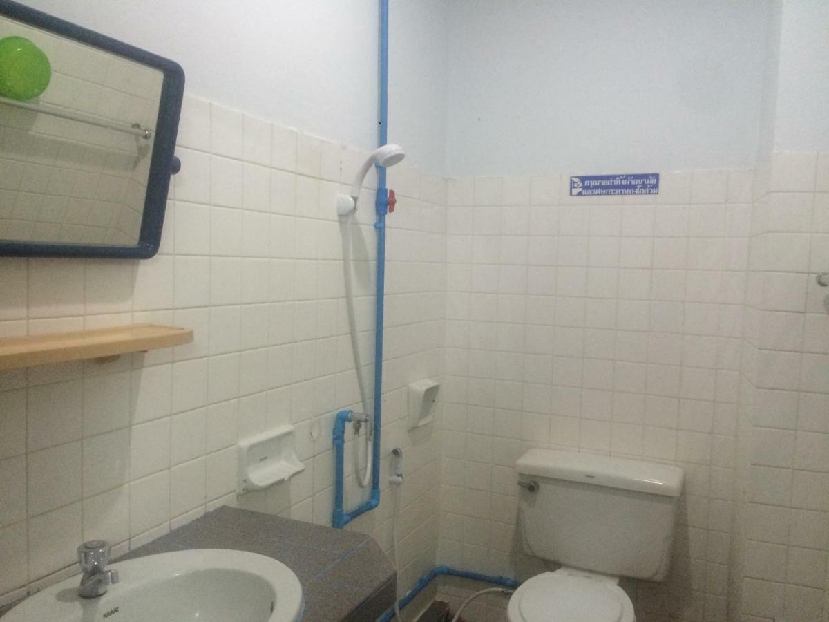 Thairungruang Hotel Surat Thani Bagian luar foto