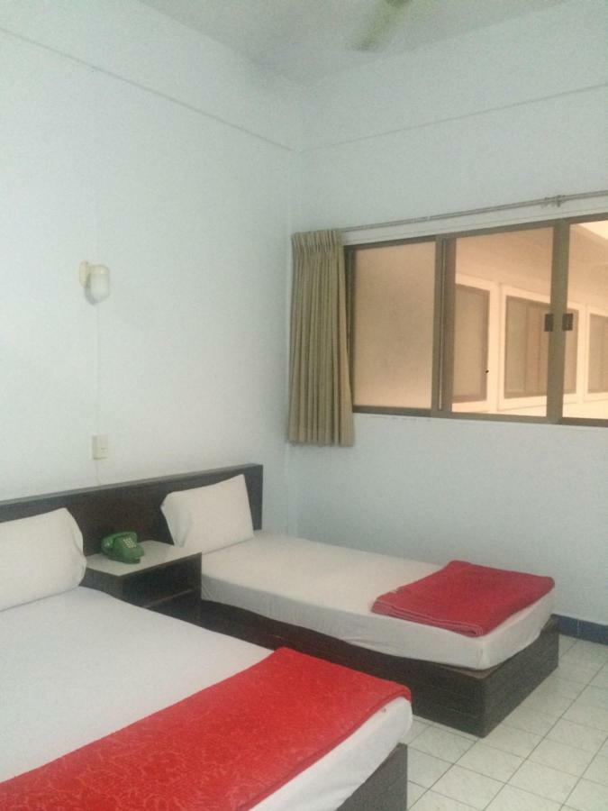 Thairungruang Hotel Surat Thani Bagian luar foto