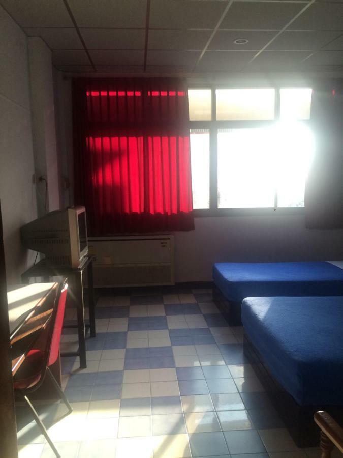 Thairungruang Hotel Surat Thani Bagian luar foto