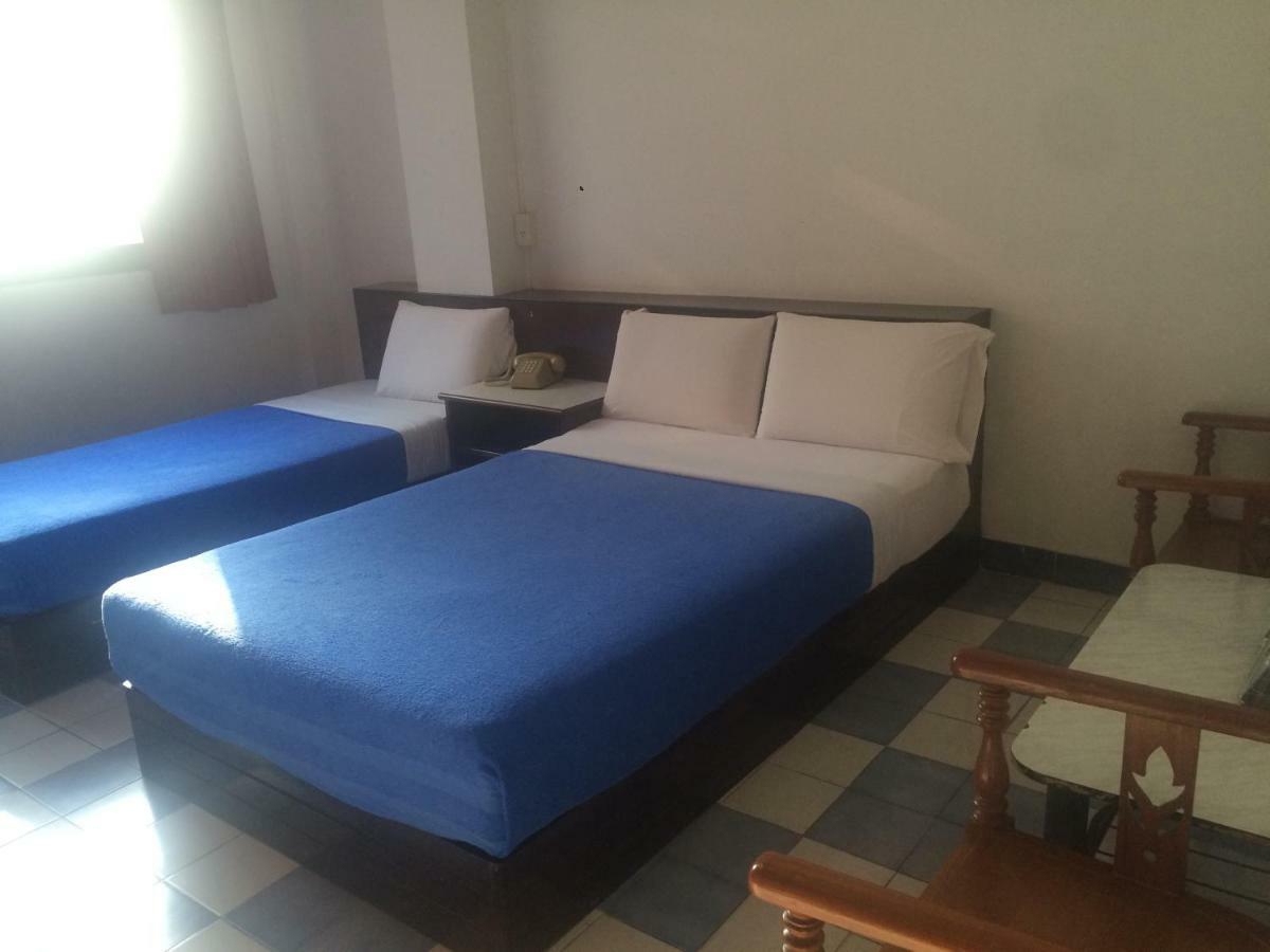 Thairungruang Hotel Surat Thani Bagian luar foto