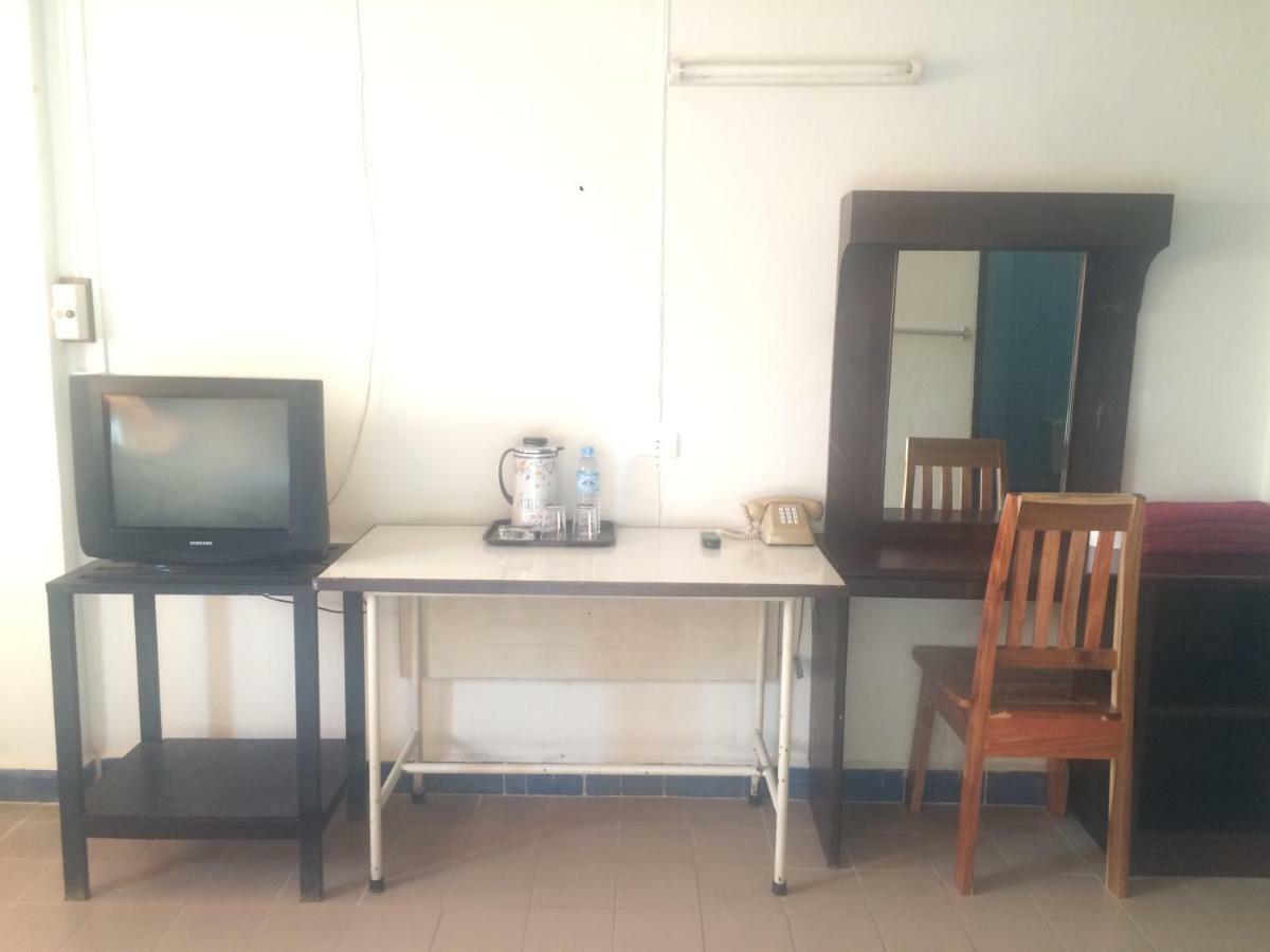 Thairungruang Hotel Surat Thani Bagian luar foto