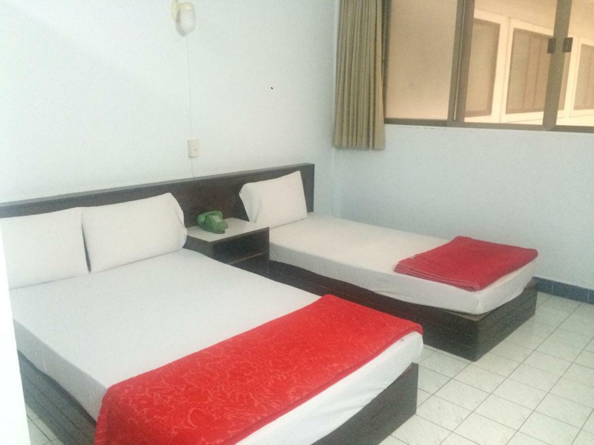 Thairungruang Hotel Surat Thani Bagian luar foto